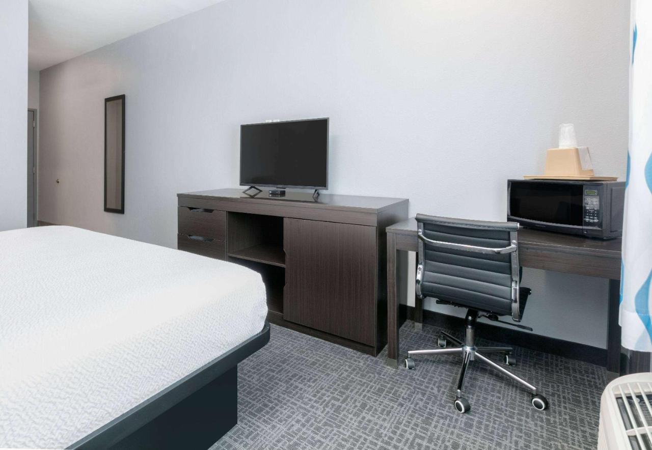 Days Inn By Wyndham Zachary La Eksteriør bilde